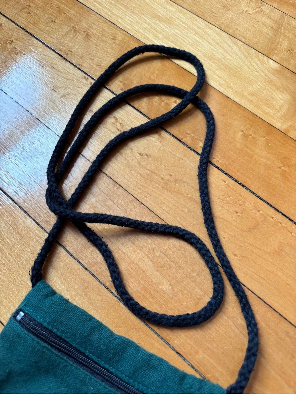 Vintage Crossbody Bag | Green 7.5”x5” Purse w/ Eclectic 3D Gecko Lizard applique